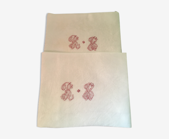 Paire torchons anciens monogrammes en piqué de coton.