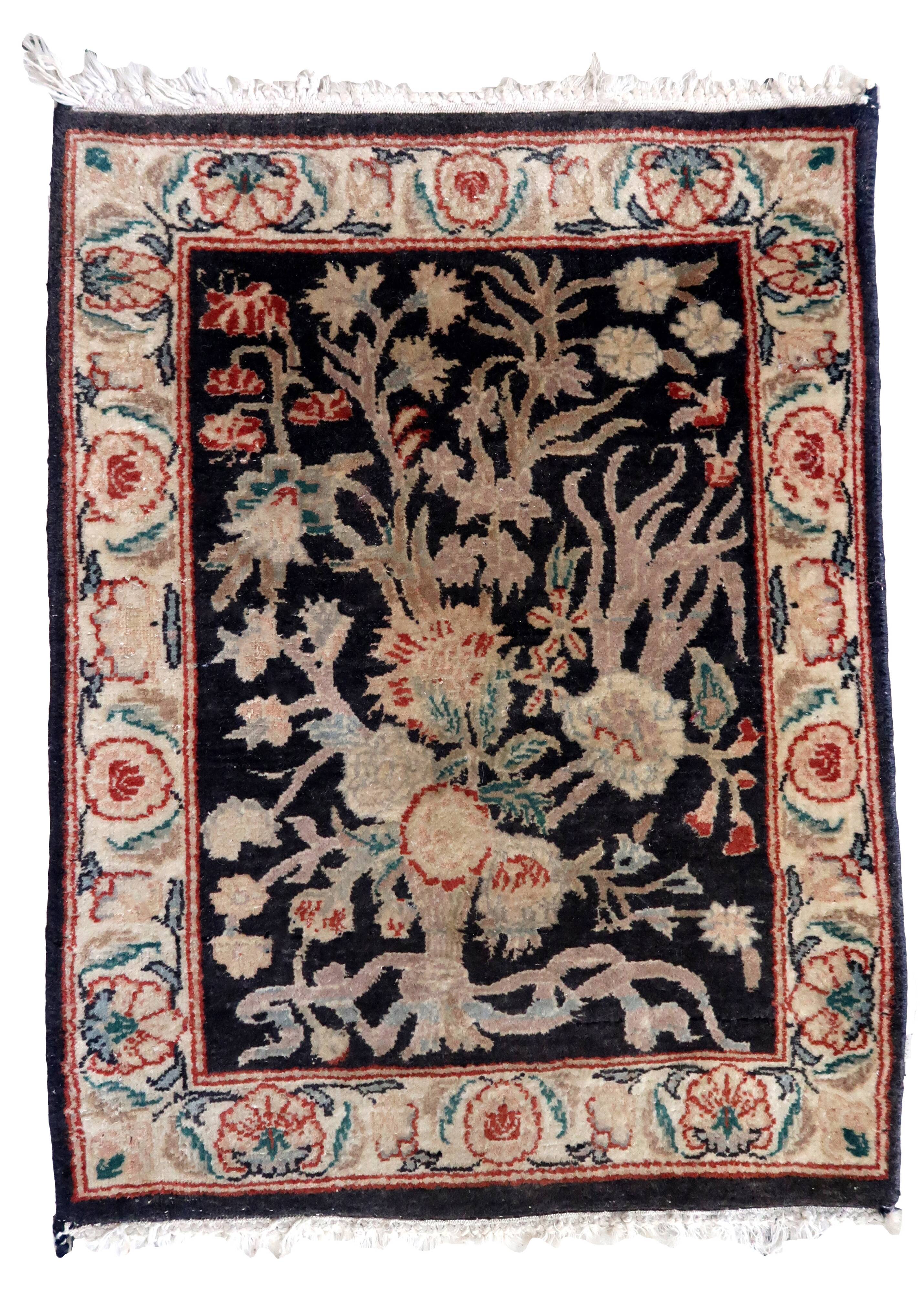 Tapis vintage fait main Tabriz – 48 x 64 cm – Noir & Motif Jardin - 1C971