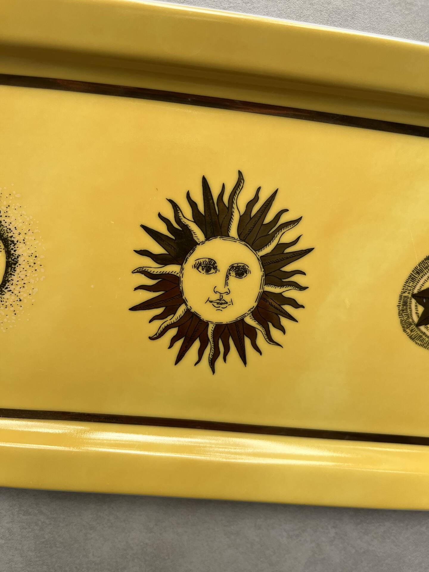 Porcelain cake dish with gold decoration, Moon and Sun