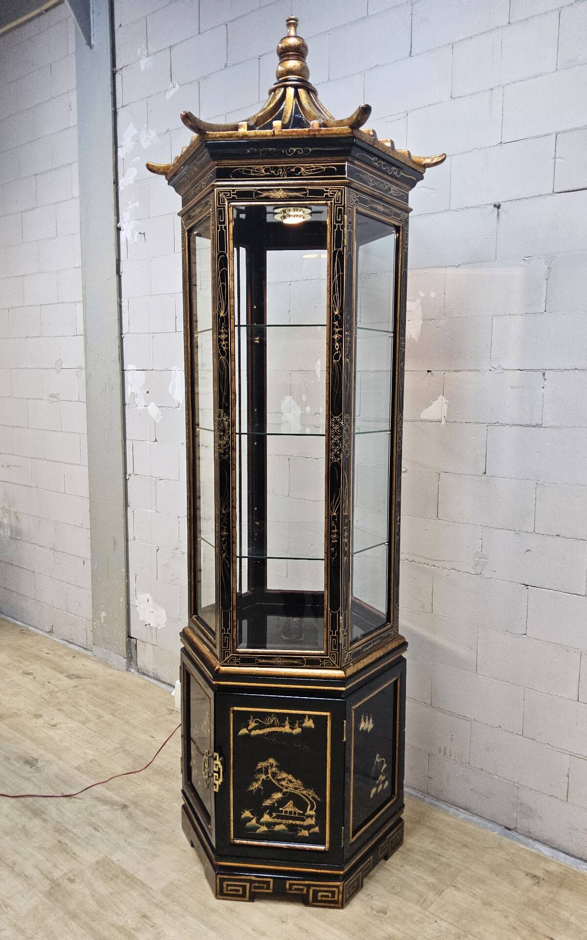 Vitrine chinoise vintage toit pagode (éclairage) asiatique