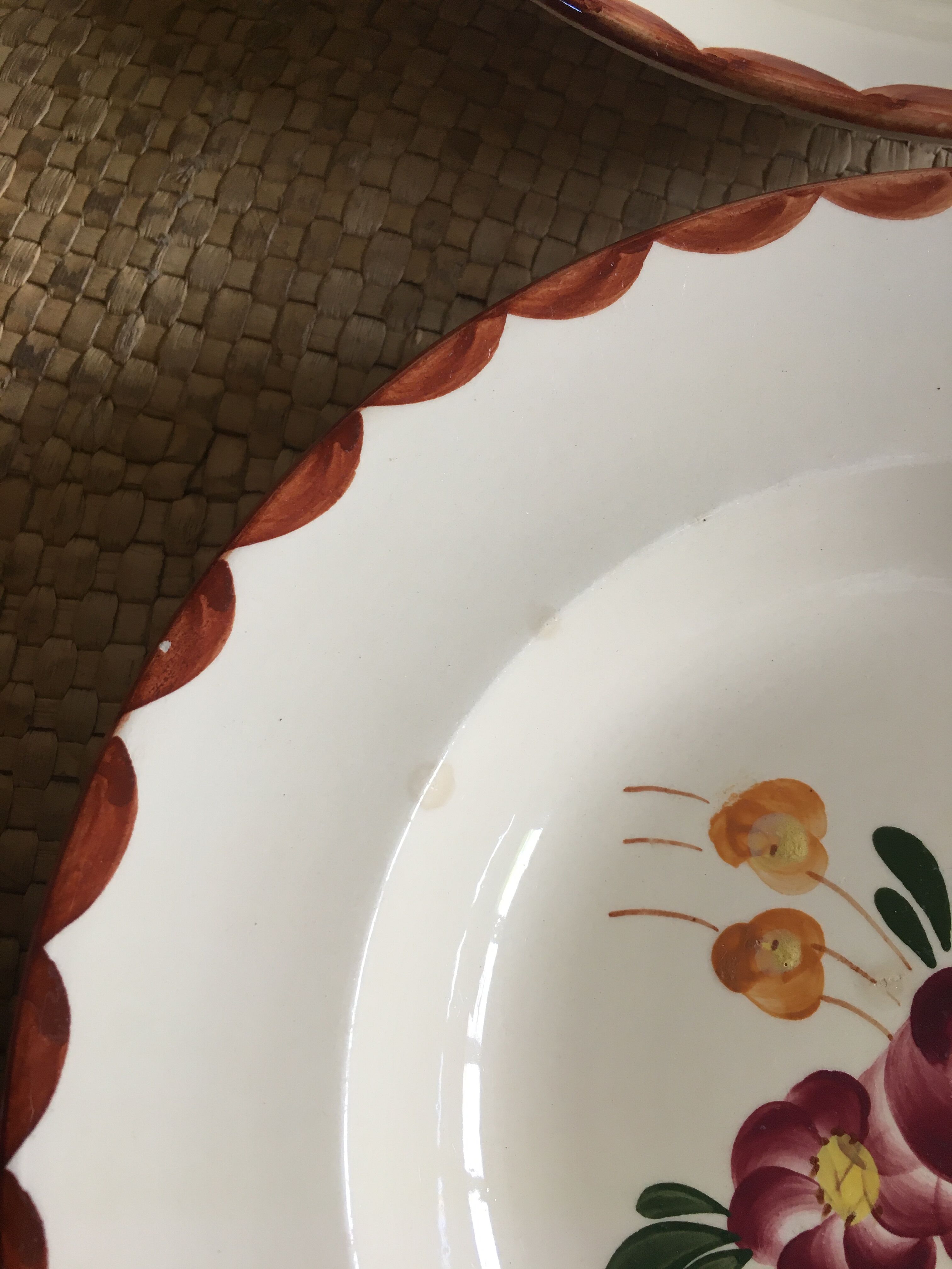 Series of 8 soup plates