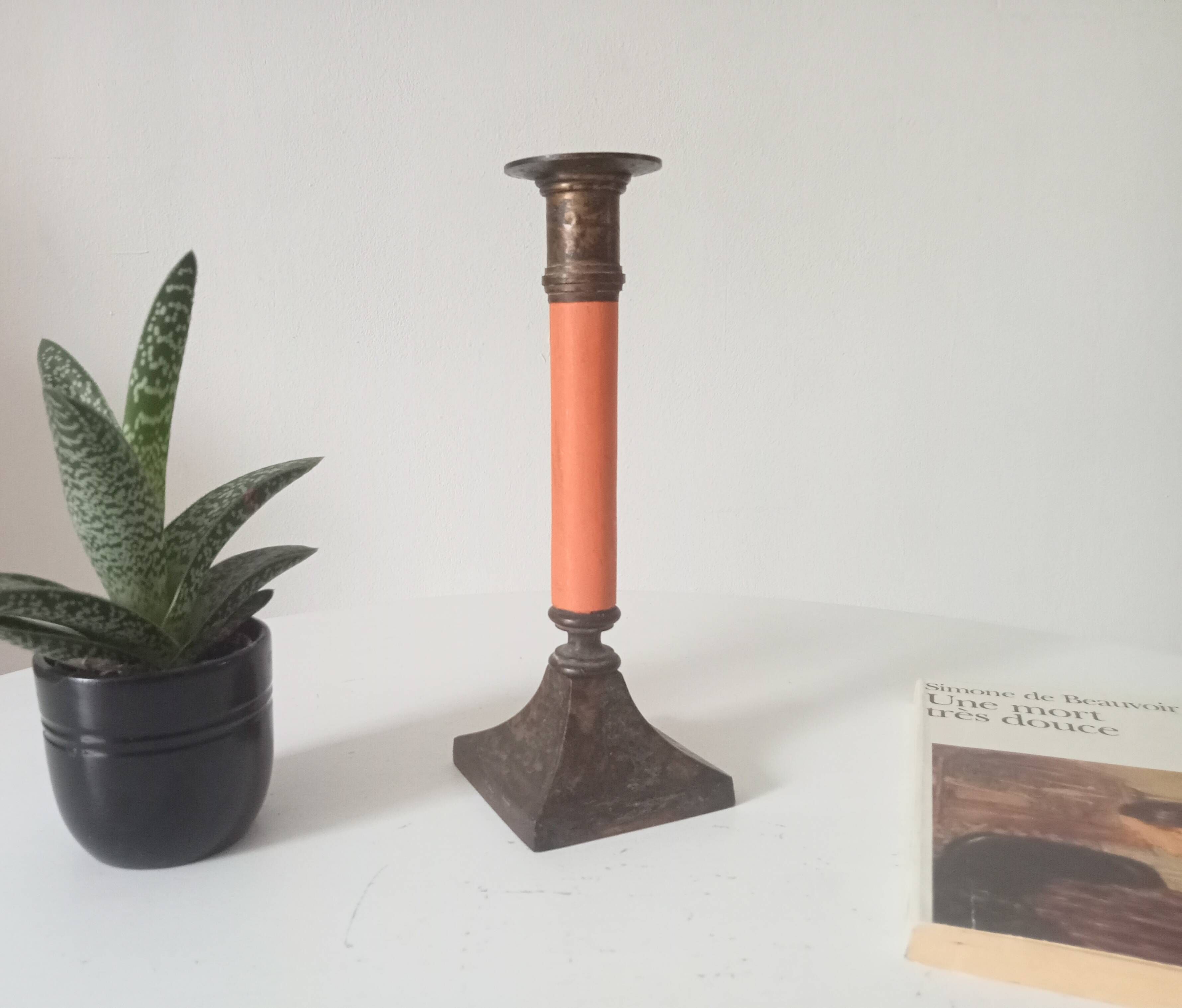 Vintage candlestick in solid gilded brass and orange wood.