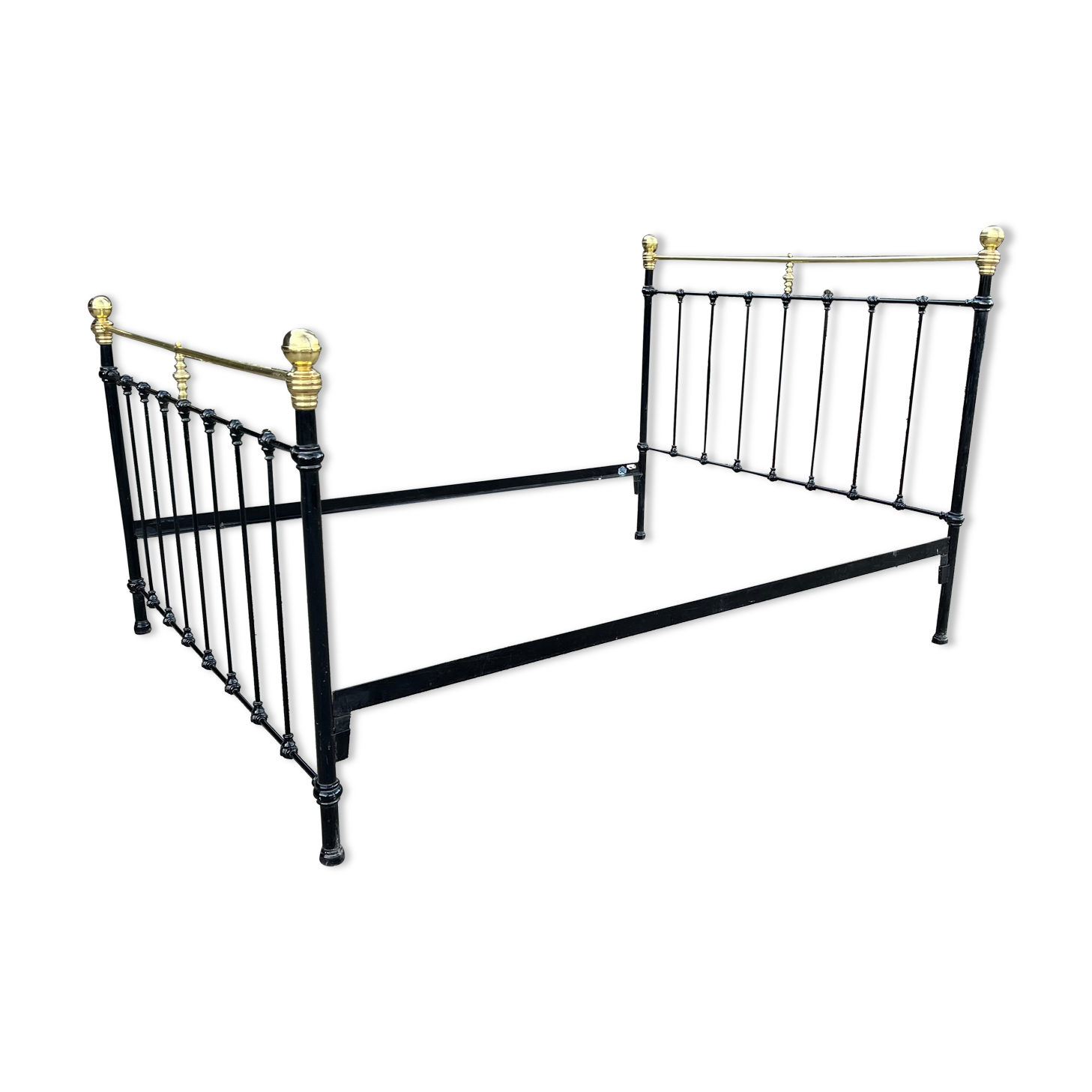 Antique bed 140x190 iron and brass