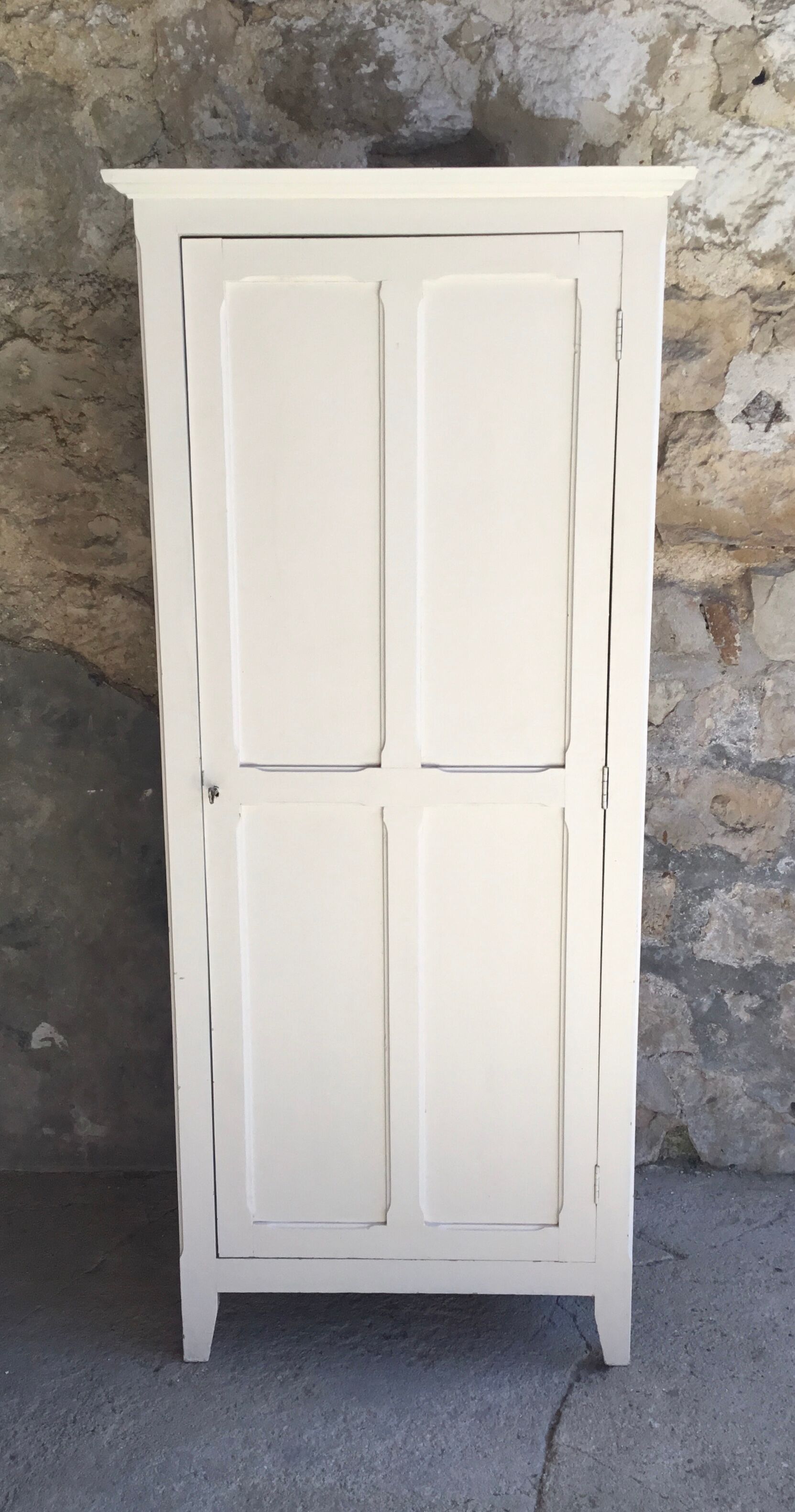 Bonnetière ou armoire parisienne 1 porte dans son jus