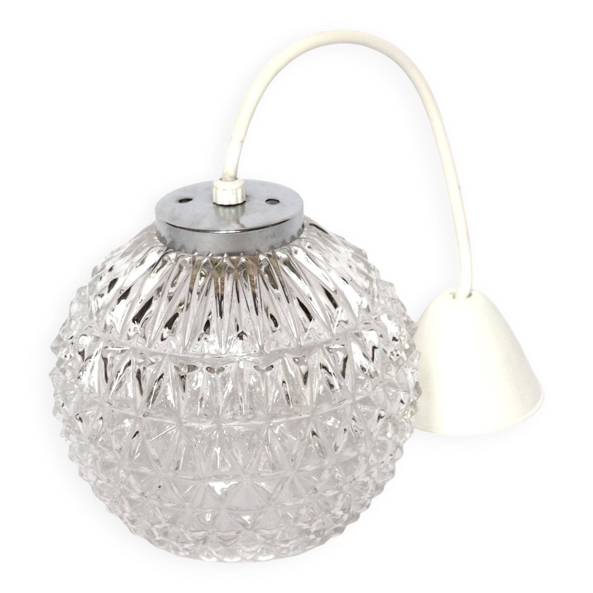 Molded glass ball suspension