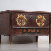 Central European wedding chest in polychrome pine with floral cartouches – Tyrol, circa 1890