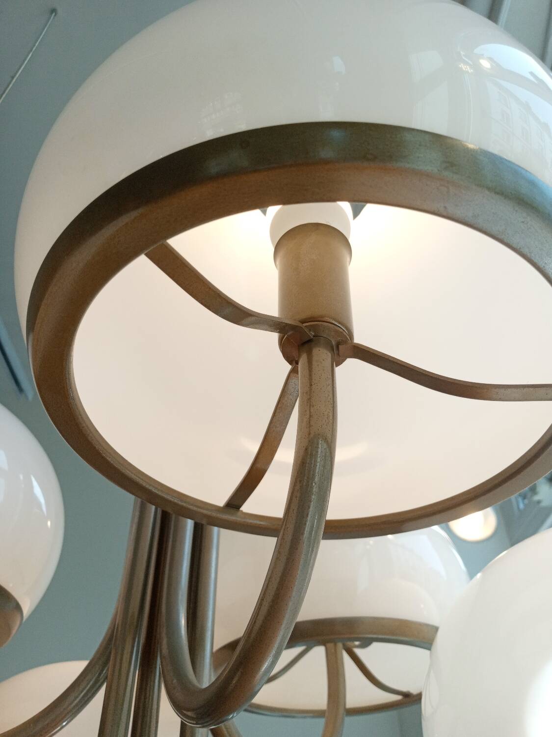 Arteluce pendant light designed by V. Gregotti, L. Meneghetti and G. Stoppino