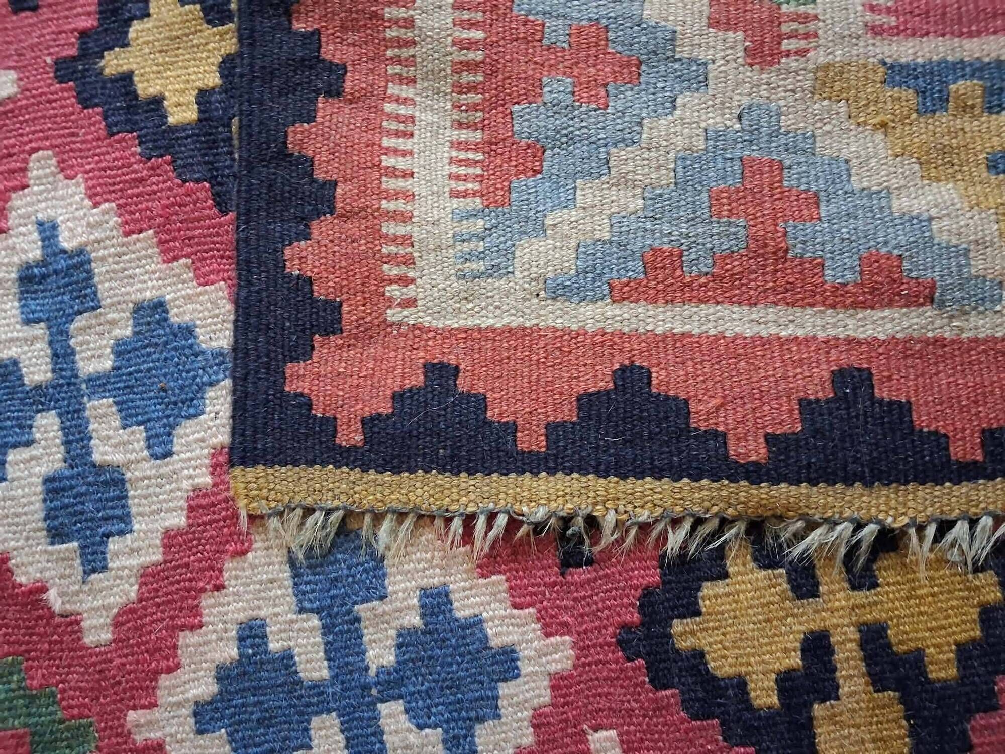 Handmade Persian Qashqai rug 180x135cm