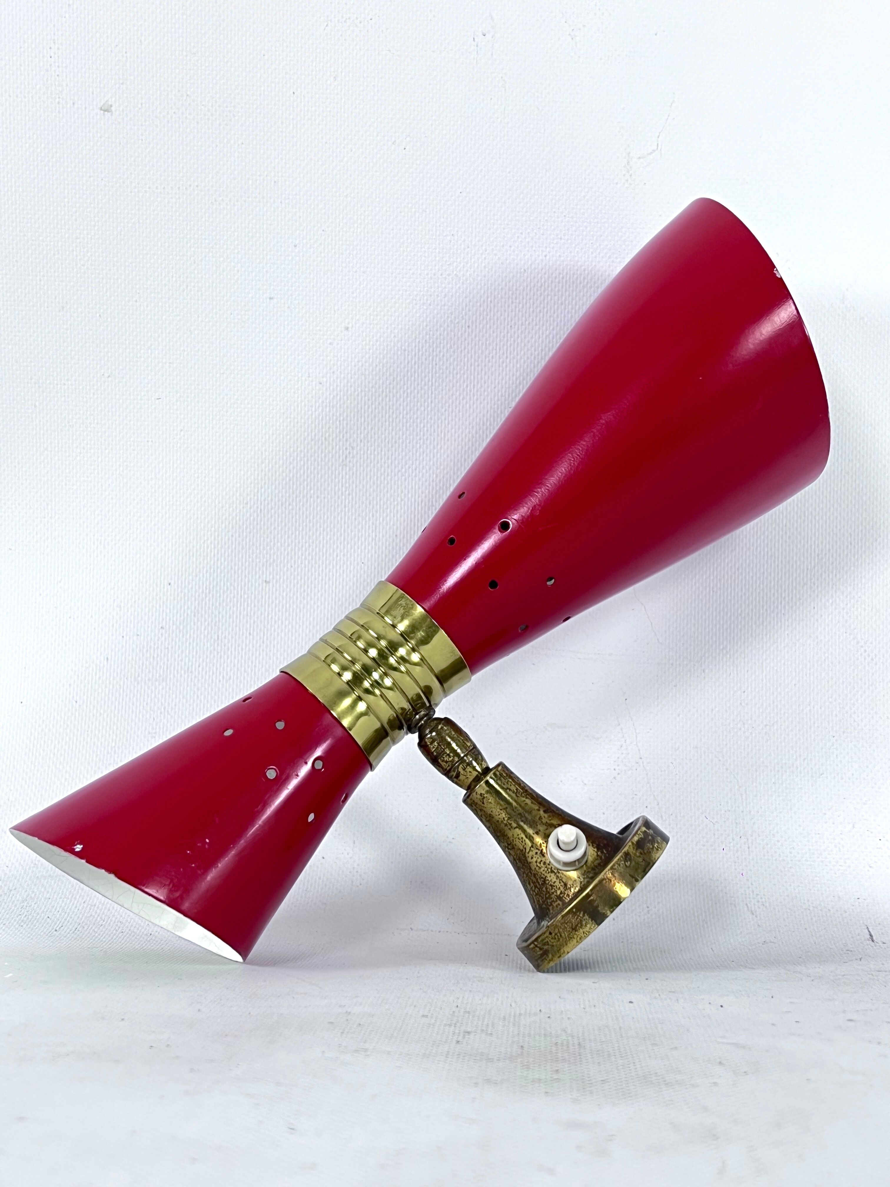 Italian Mid-Century single double cones wall lamp, 1950s