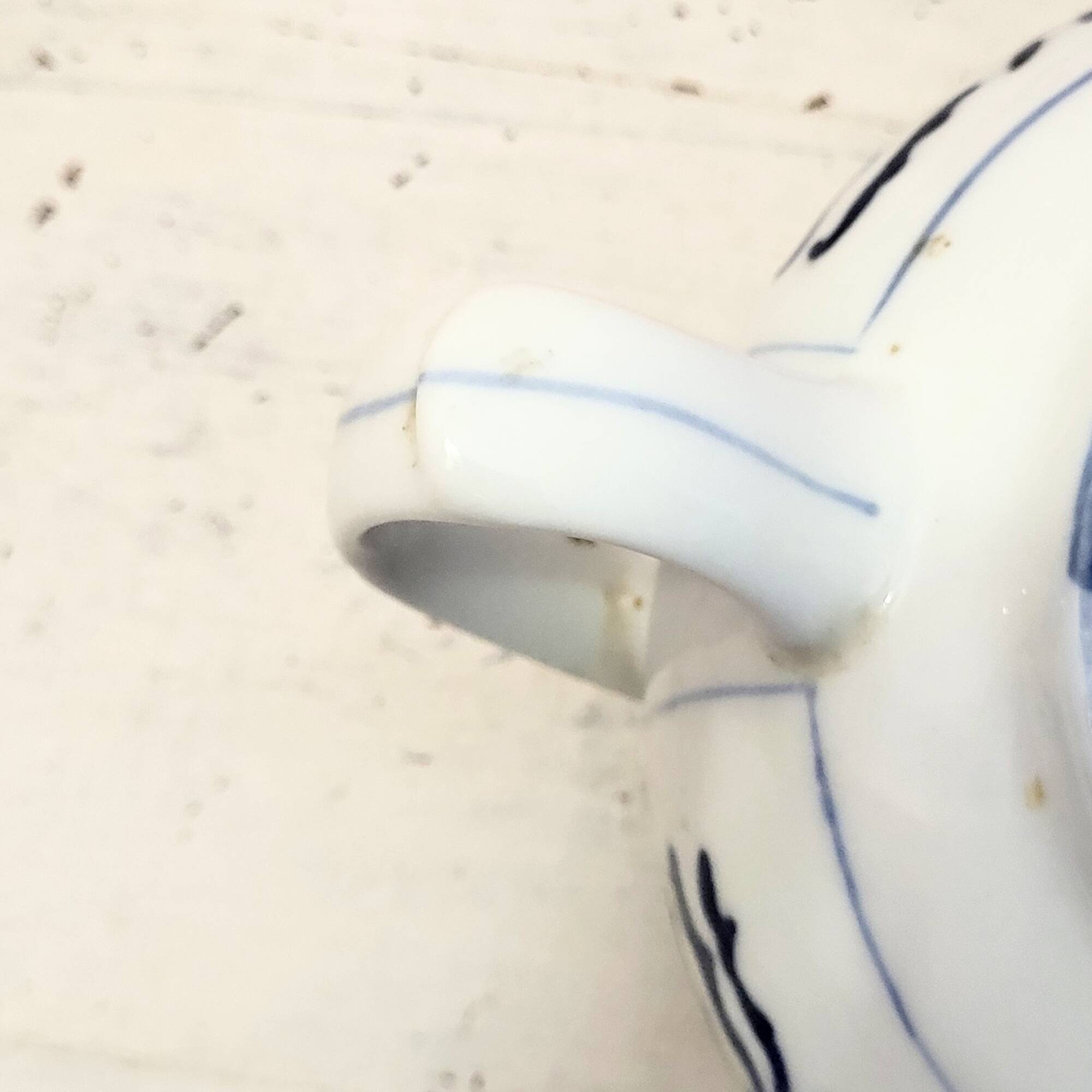 Antique white and blue Chinese porcelain teapot – floral decoration