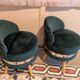 Chaises en bois et velours