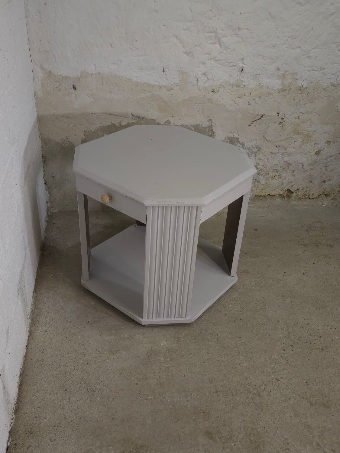 Art Deco side table repainted in "stormy" grey white