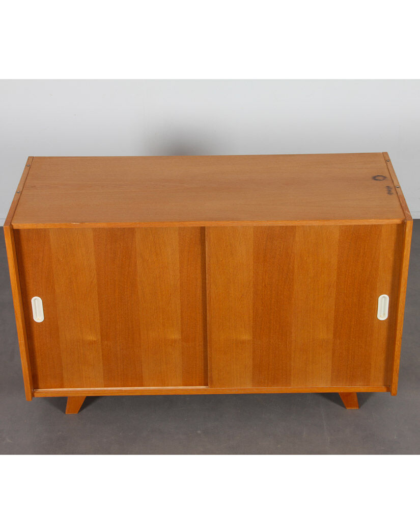 Oak veneer chest of drawers, U-452 by Jiri Jiroutek for Interier Praha, 1960