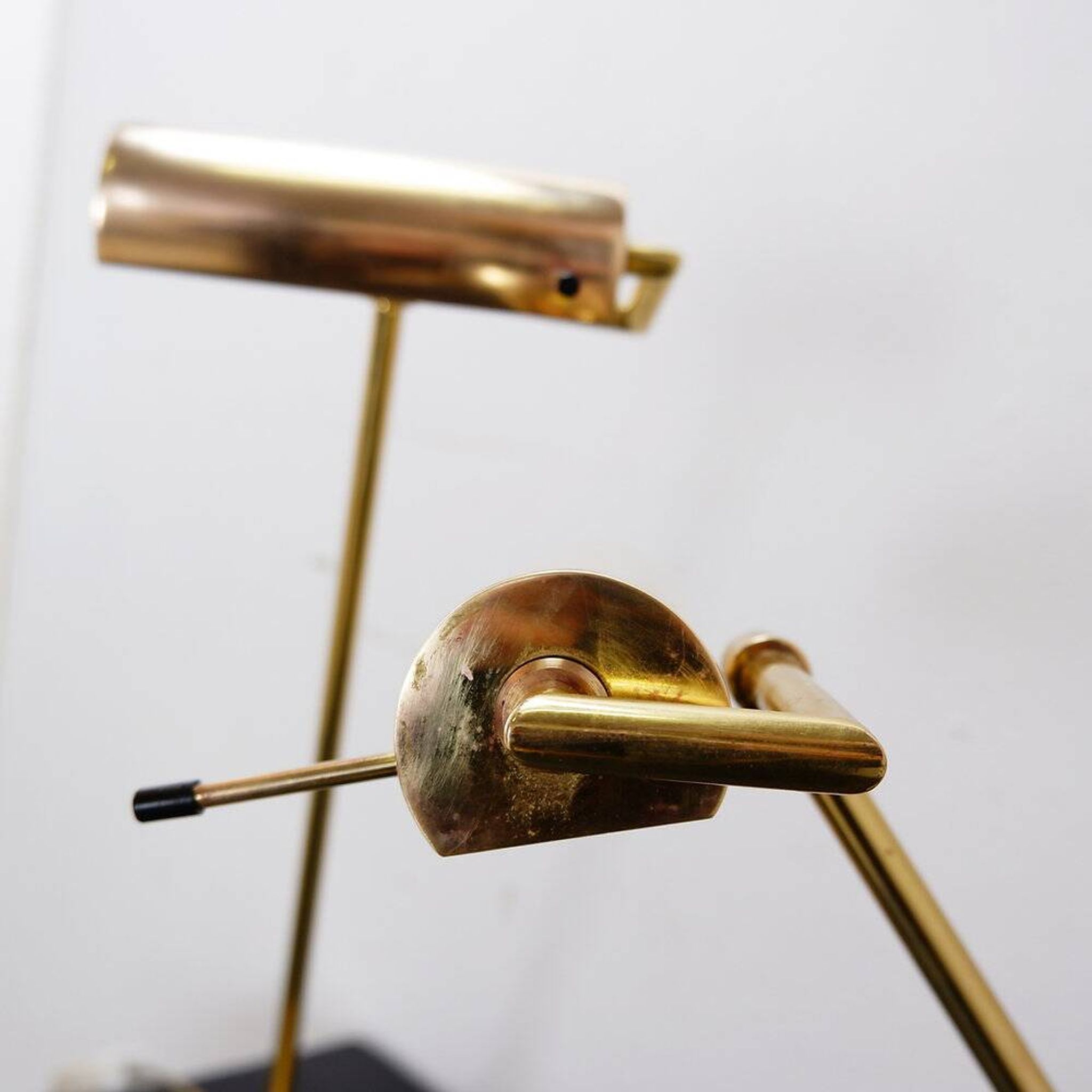 Pair of vintage articulated brass desk lamps - Stéphane Davidts, Belgium