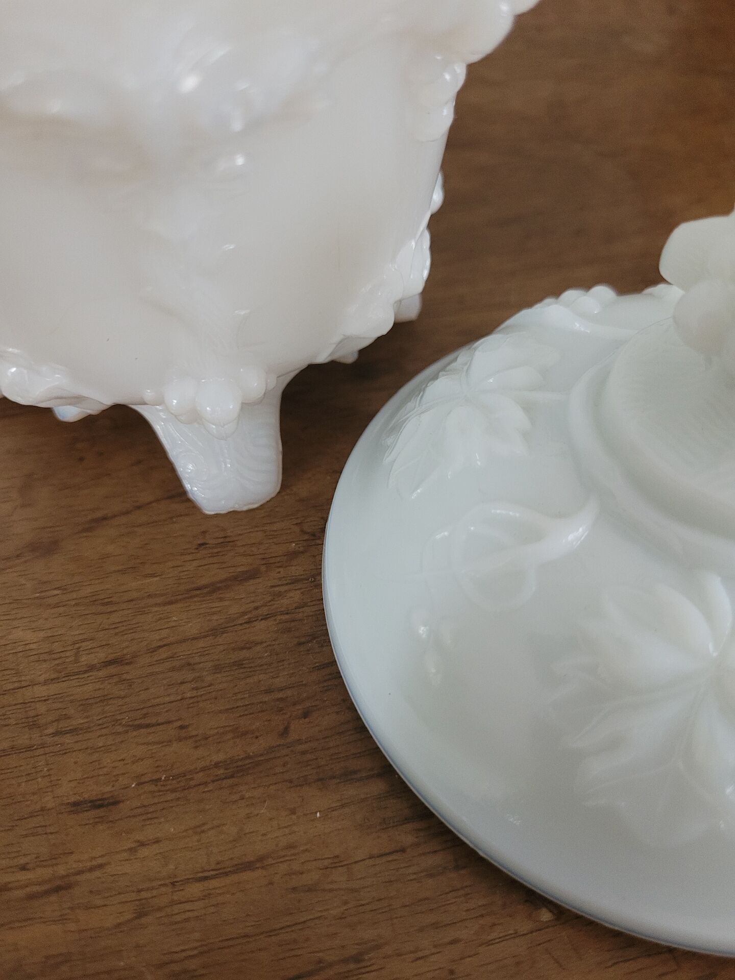 White opaline bonbonnière with floral decoration