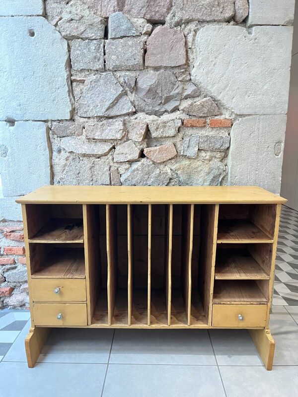 Meuble de métier à casier de tri et tiroirs