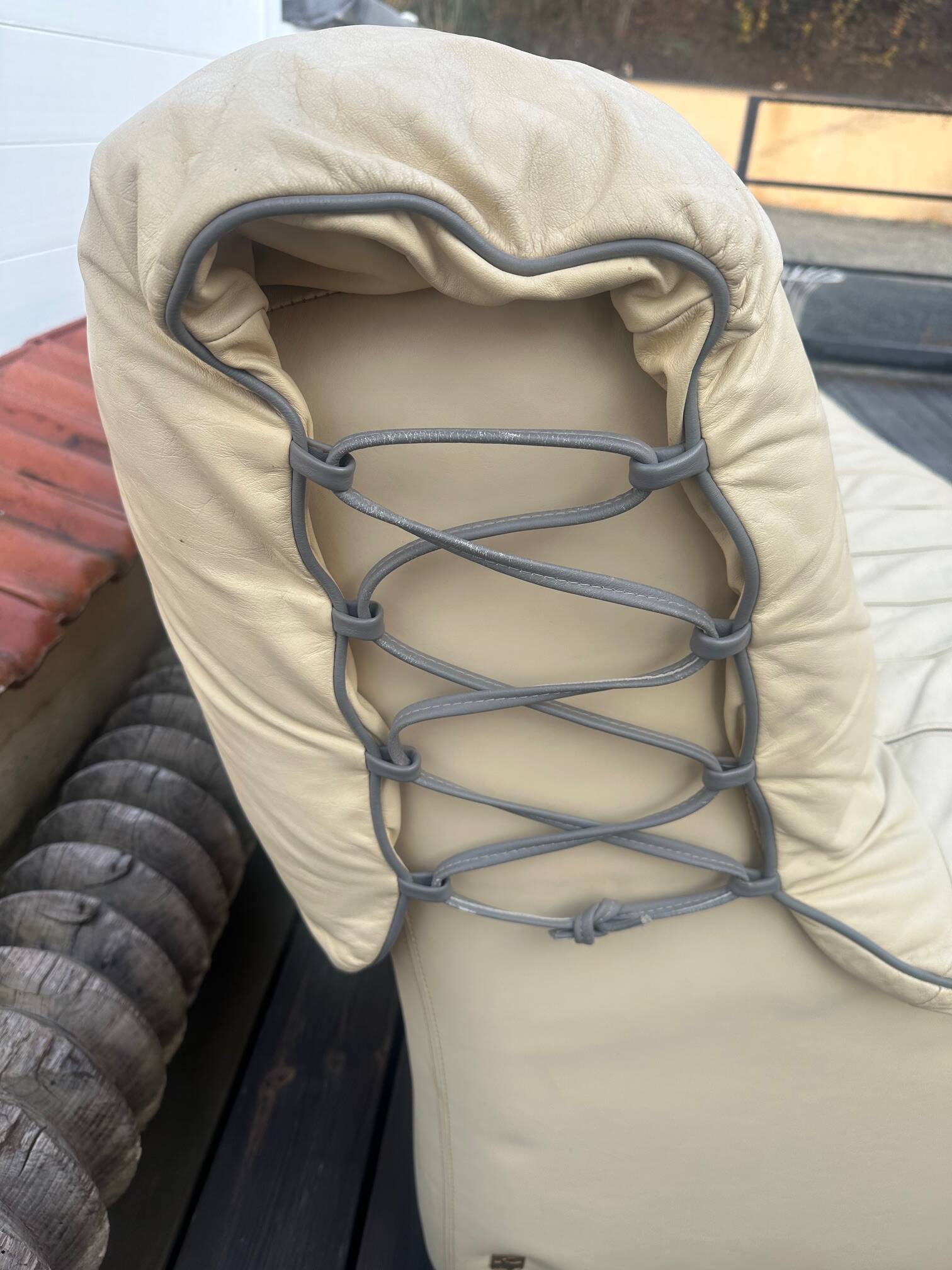 Sofa + 2 leather armchairs