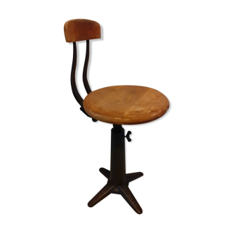 Singer workshop chair