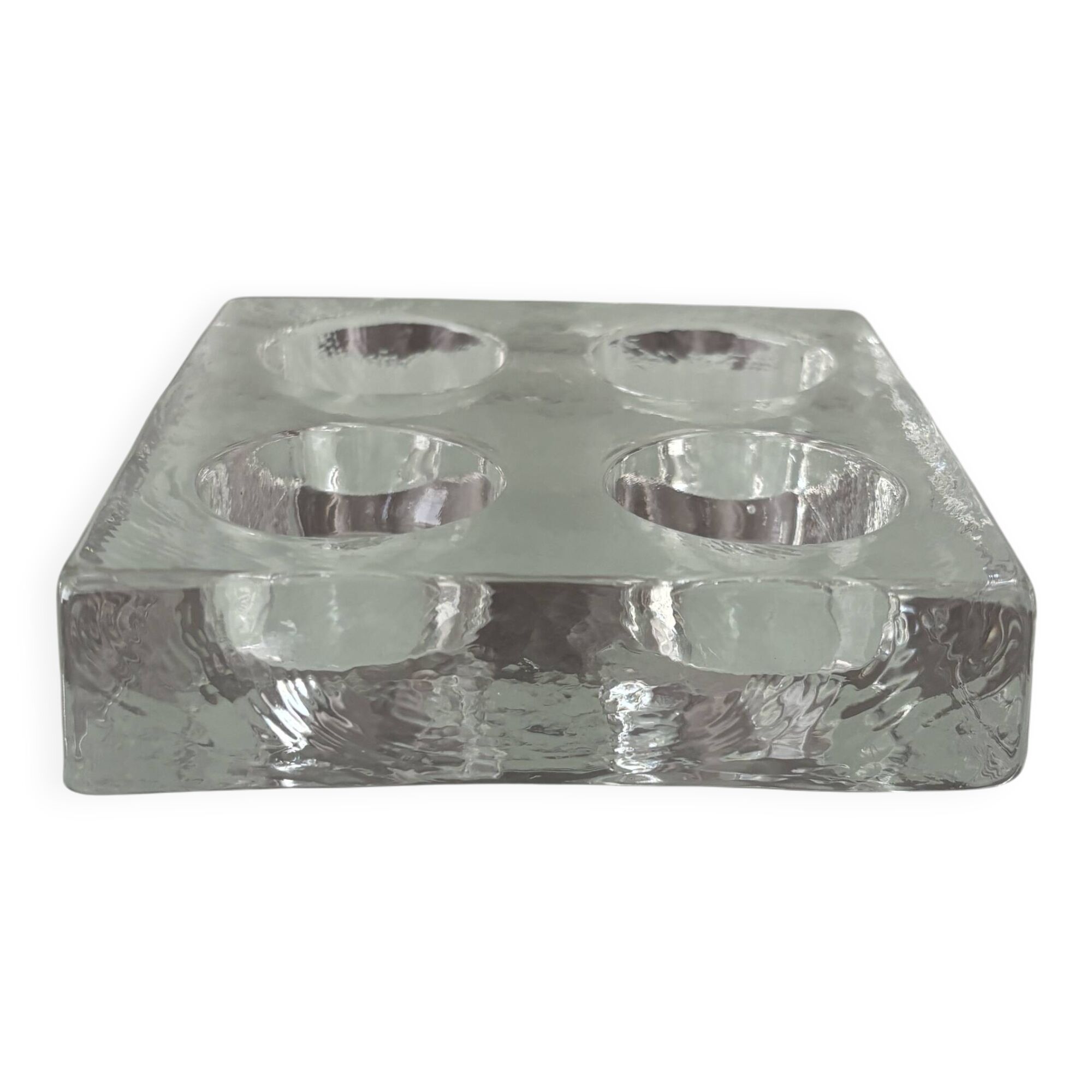 Brustalist tealight holder