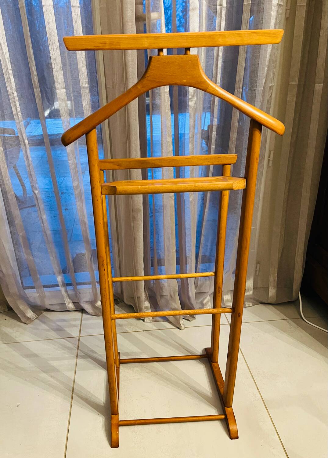 Light wood butler valet