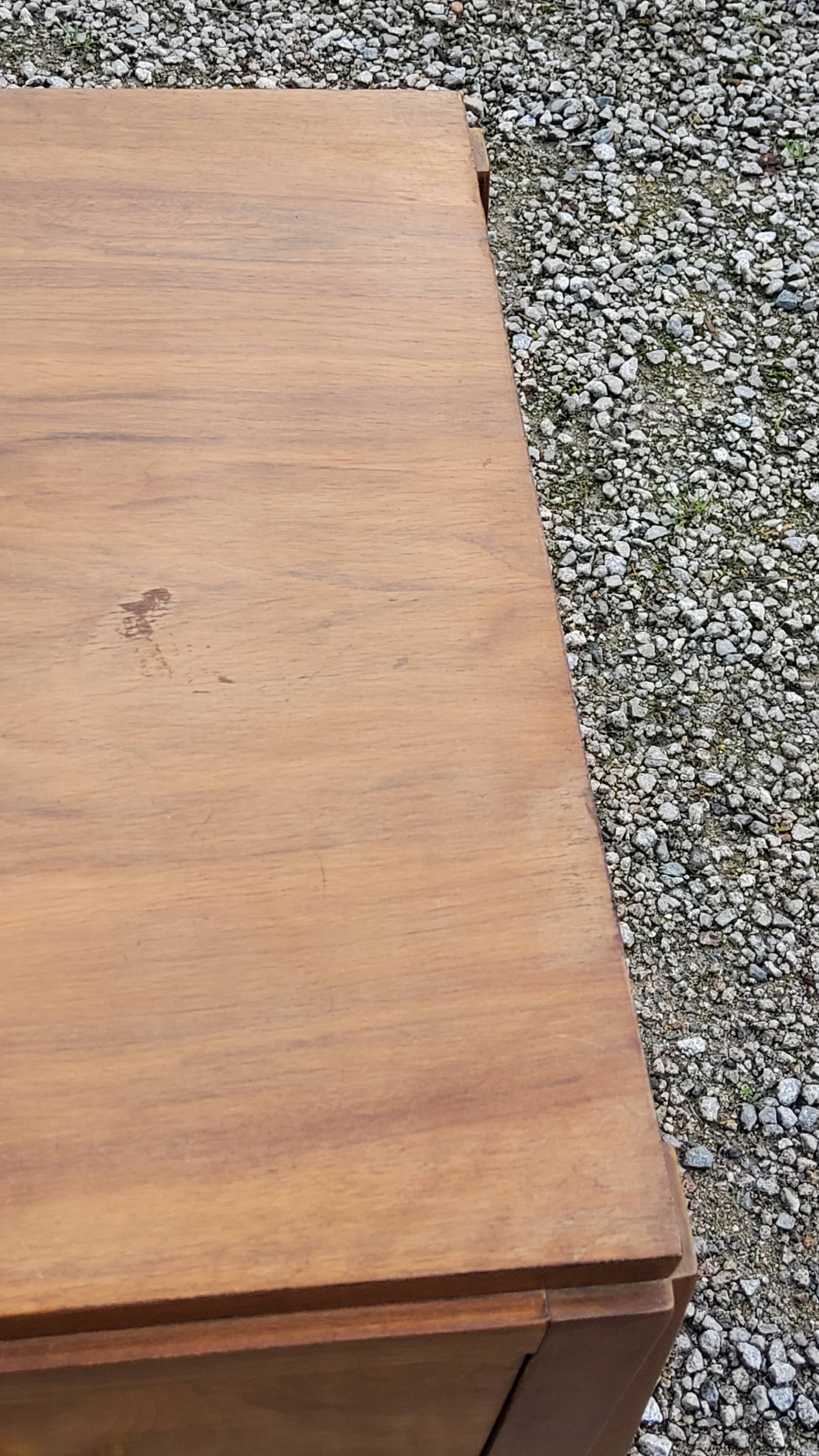 Chest of drawers from the 40s/50s in golden blond walnut 3 drawers feet compass