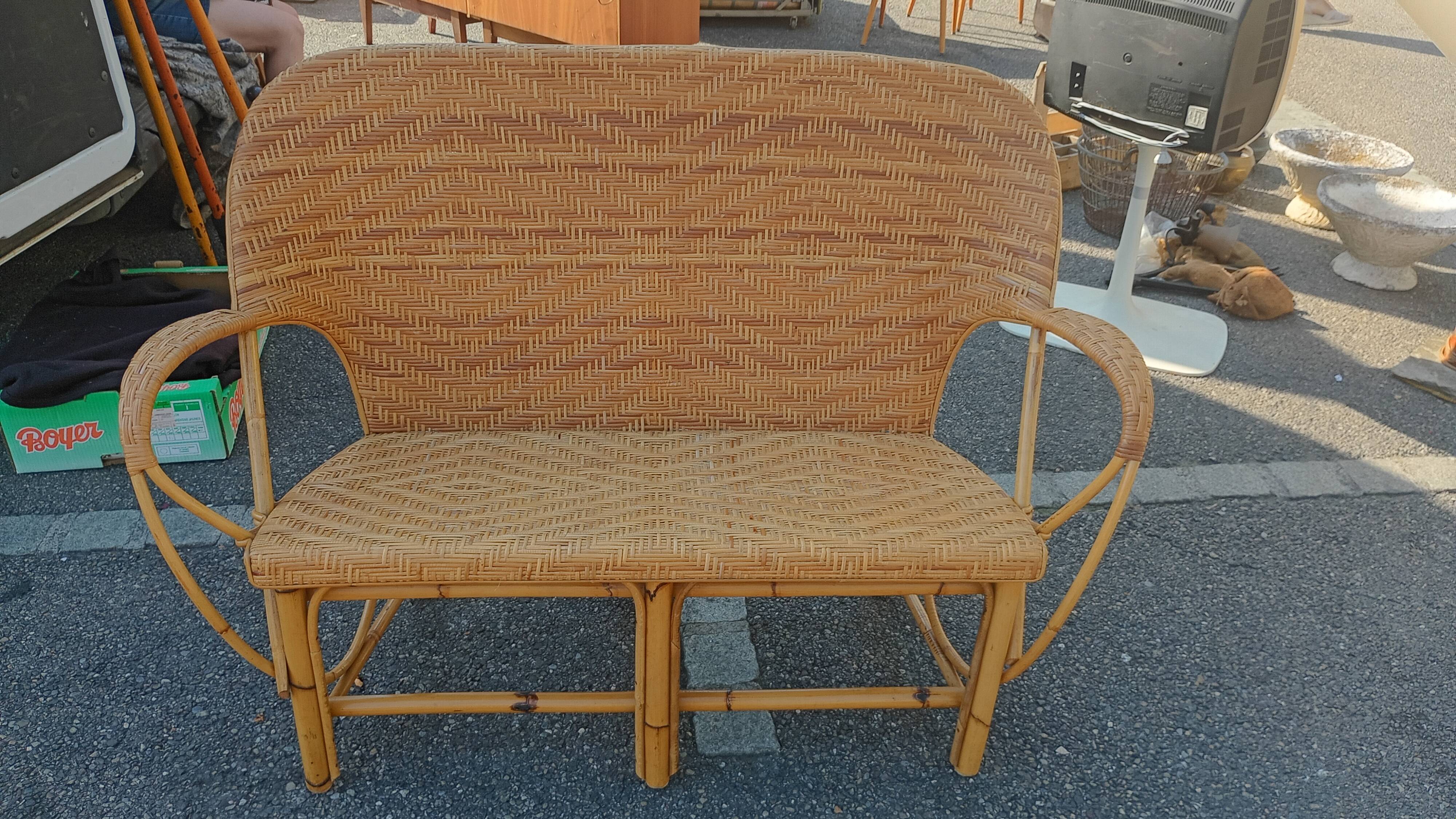 Wicker bench