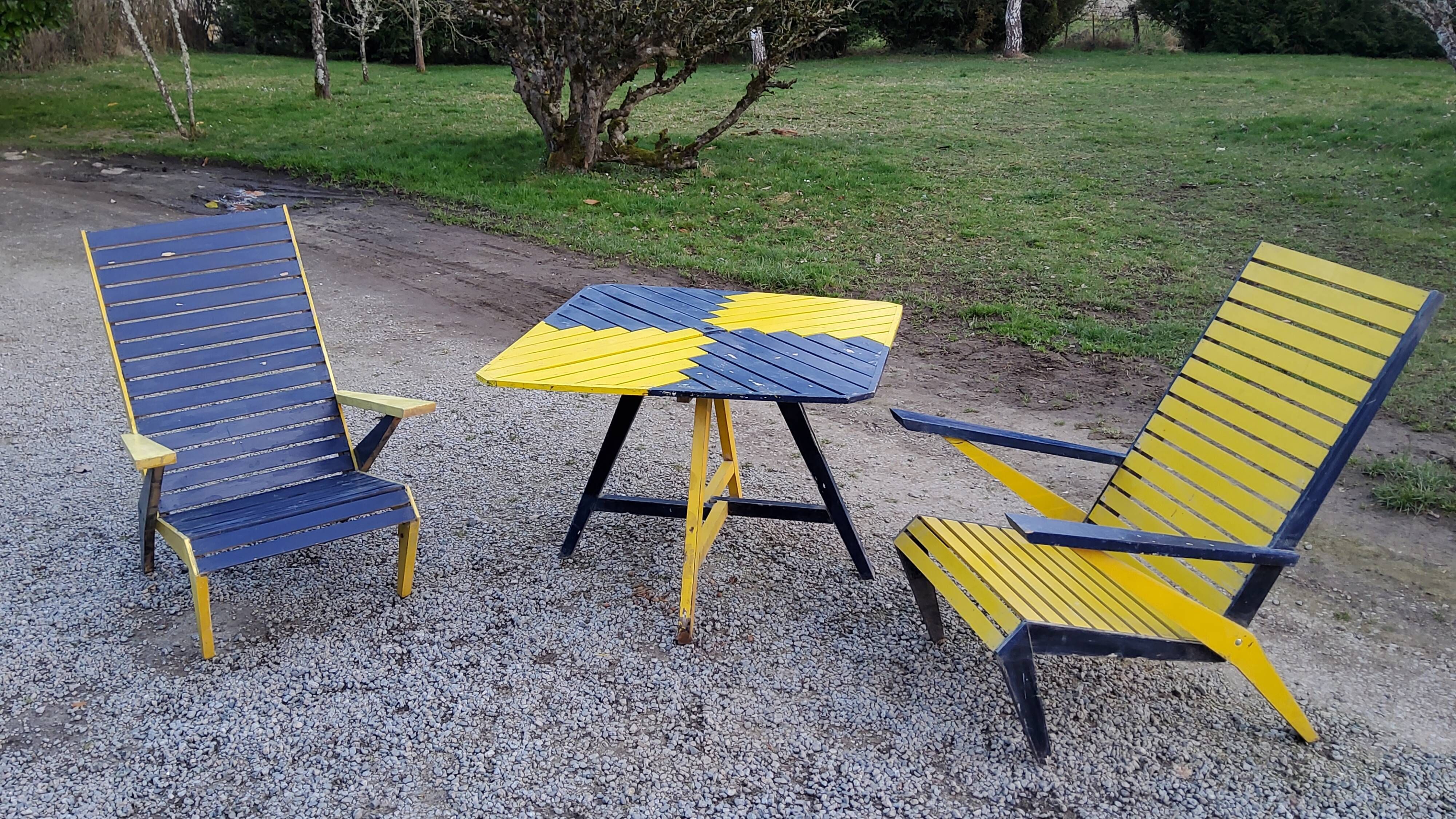 Garden furniture of the 50s coffee table + 2 armchairs compass legs