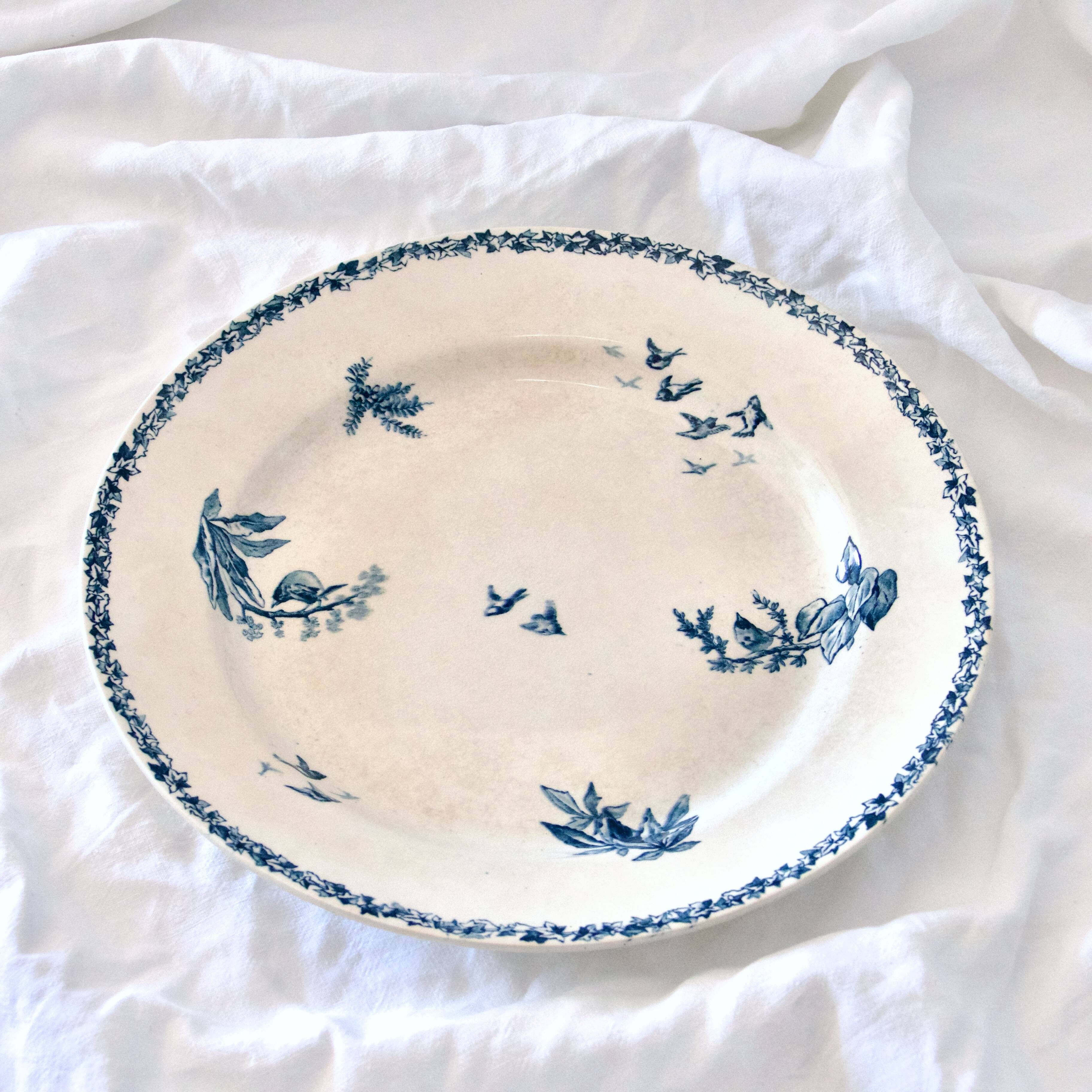 Large 19th century iron earth bird dish Choisy-le-Roi HB & C