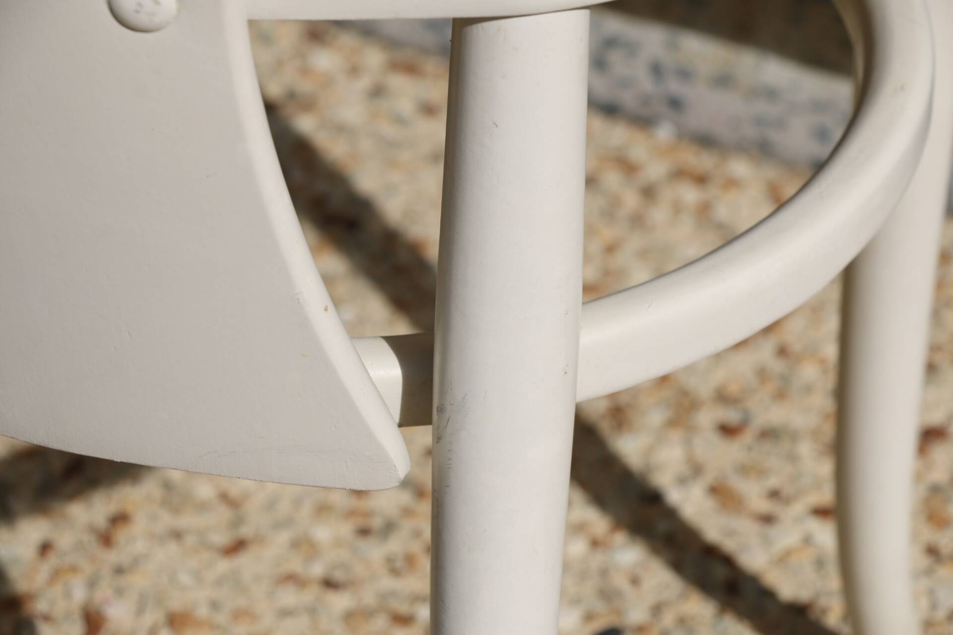 6 baumann chairs, white gull with black faux leather.