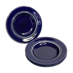 ensemble de quatre assiettes