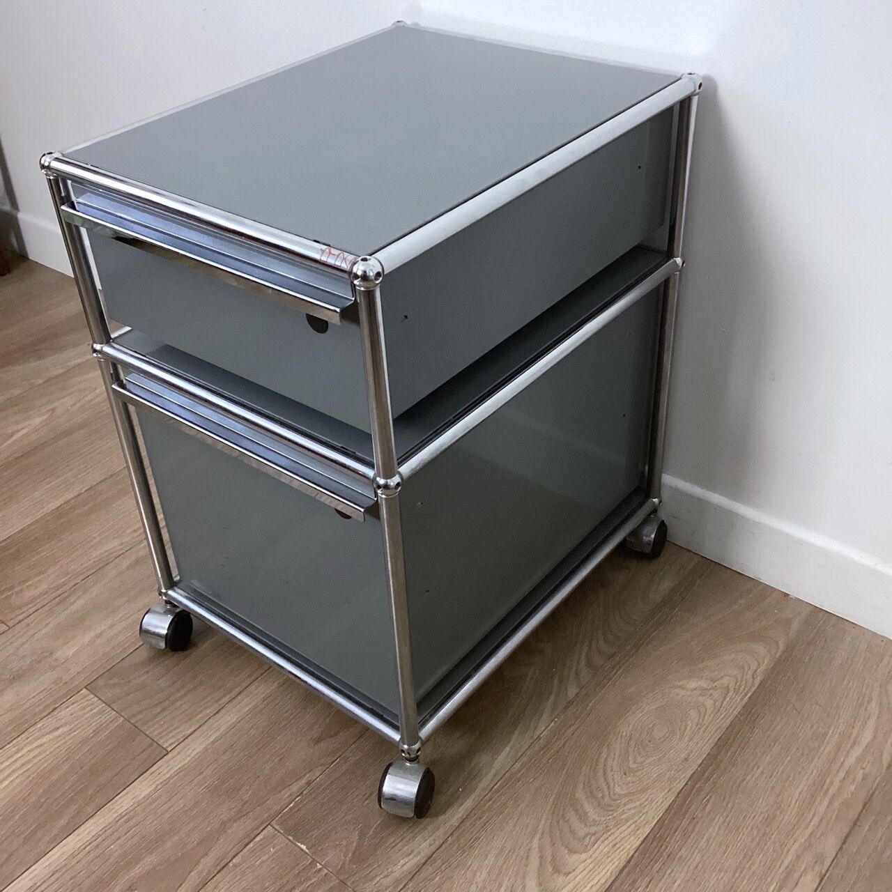 Caisson de bureau USM Haller gris