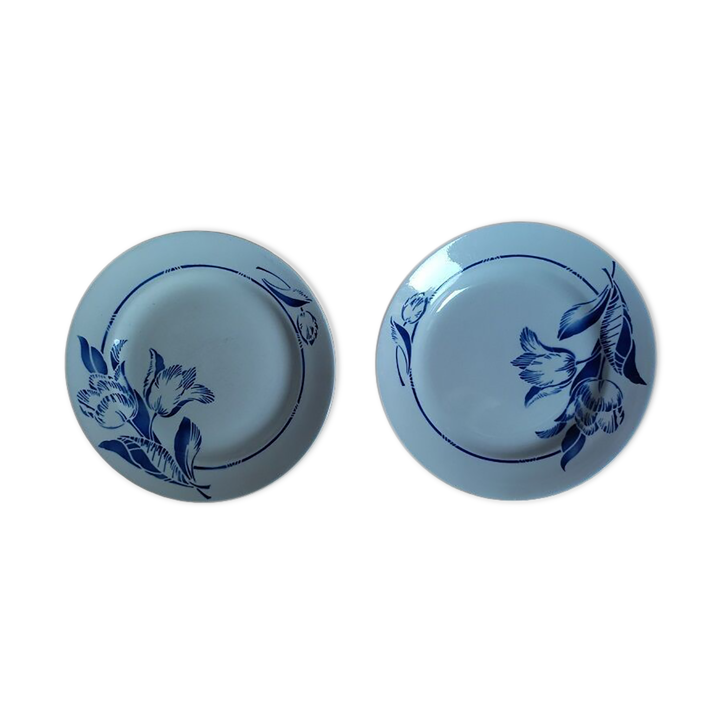 Flat plates blue flower porcelain St Amand dp 092284