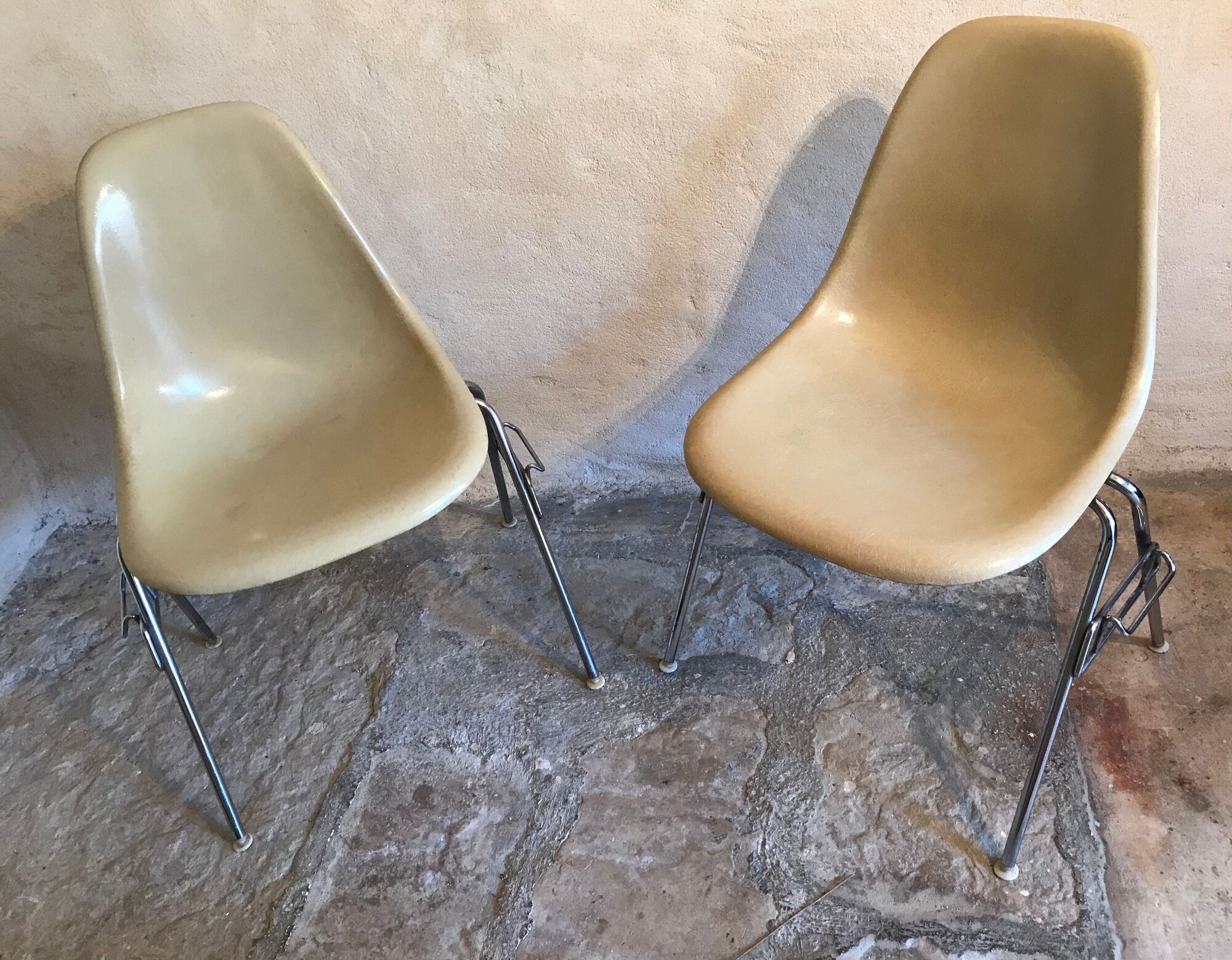 Set of 2 Eames chairs for Herman Miller fiberglass 1960-70's