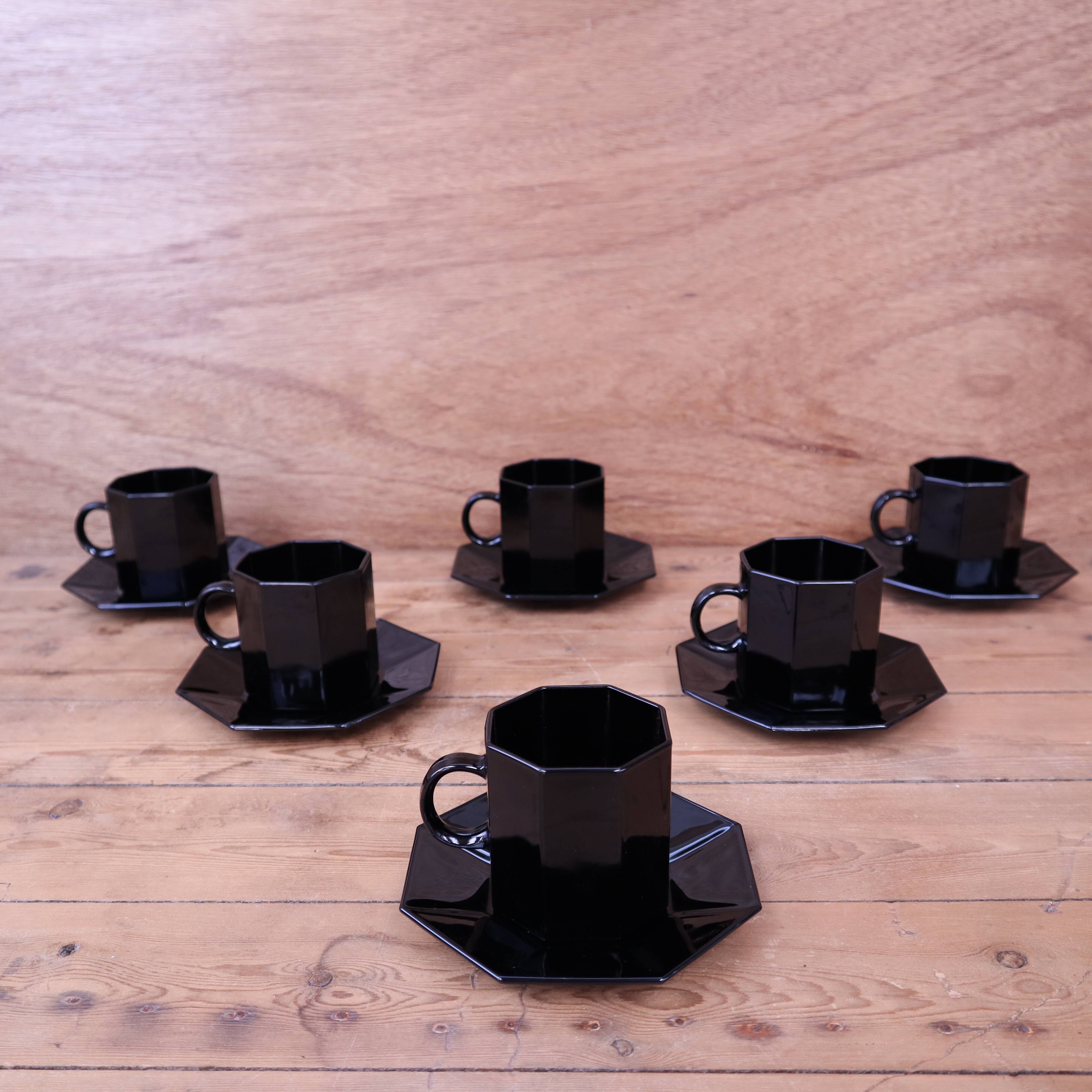 Set of 6 medium black coffee cups and saucers ARCOROC "Octime"