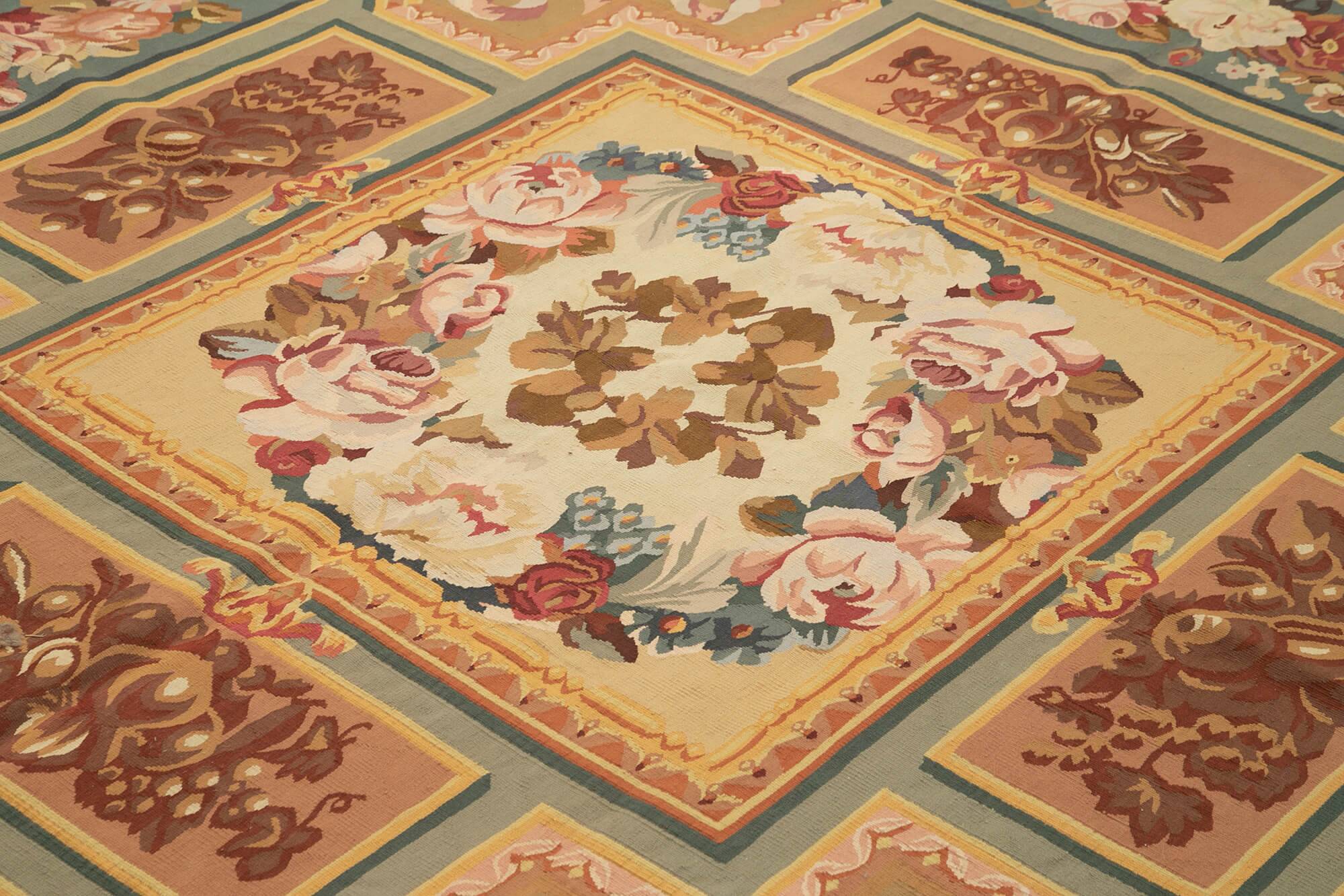 Handmade European Vintage Aubusson Kilim 280 cm x 366 cm