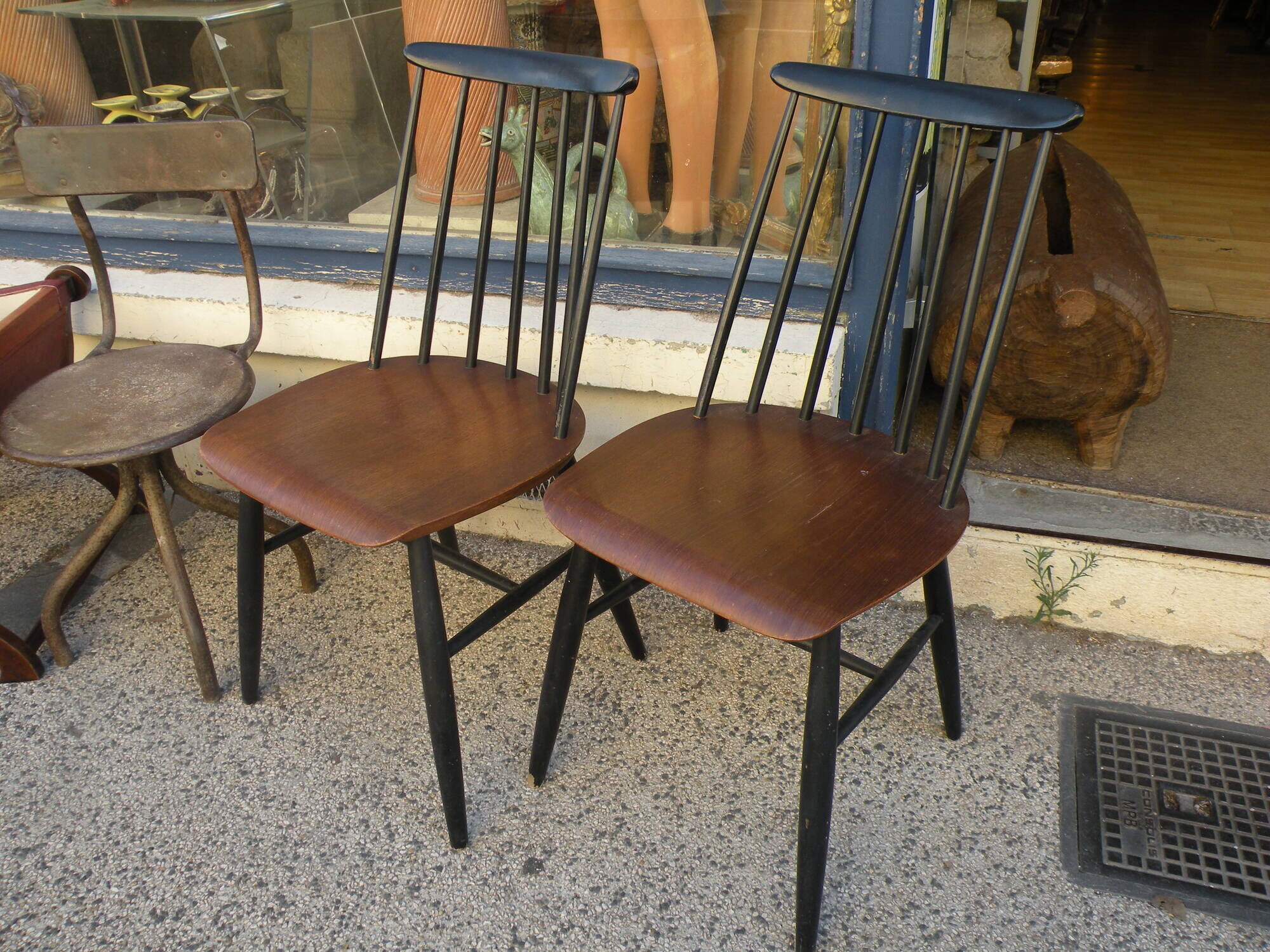 Paire de chaises scandinave " stol kamnik " 1960 étiquette d'époque sur les deux