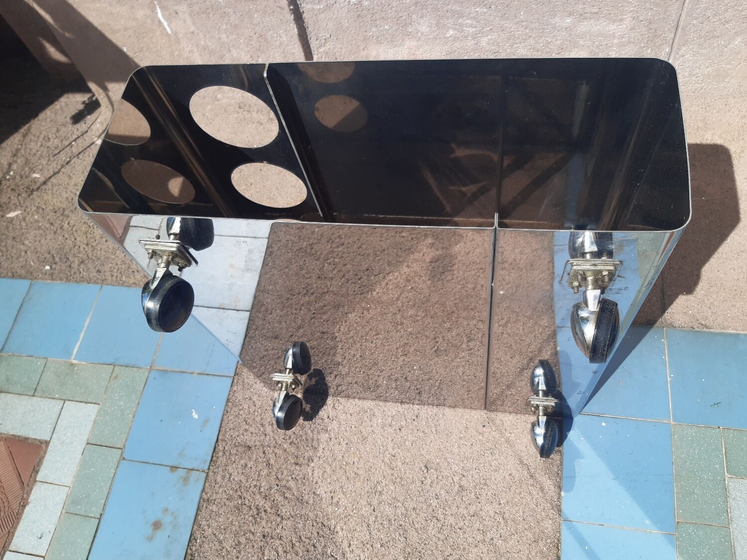 Table basse bar sur roulette desserte Inox 1970