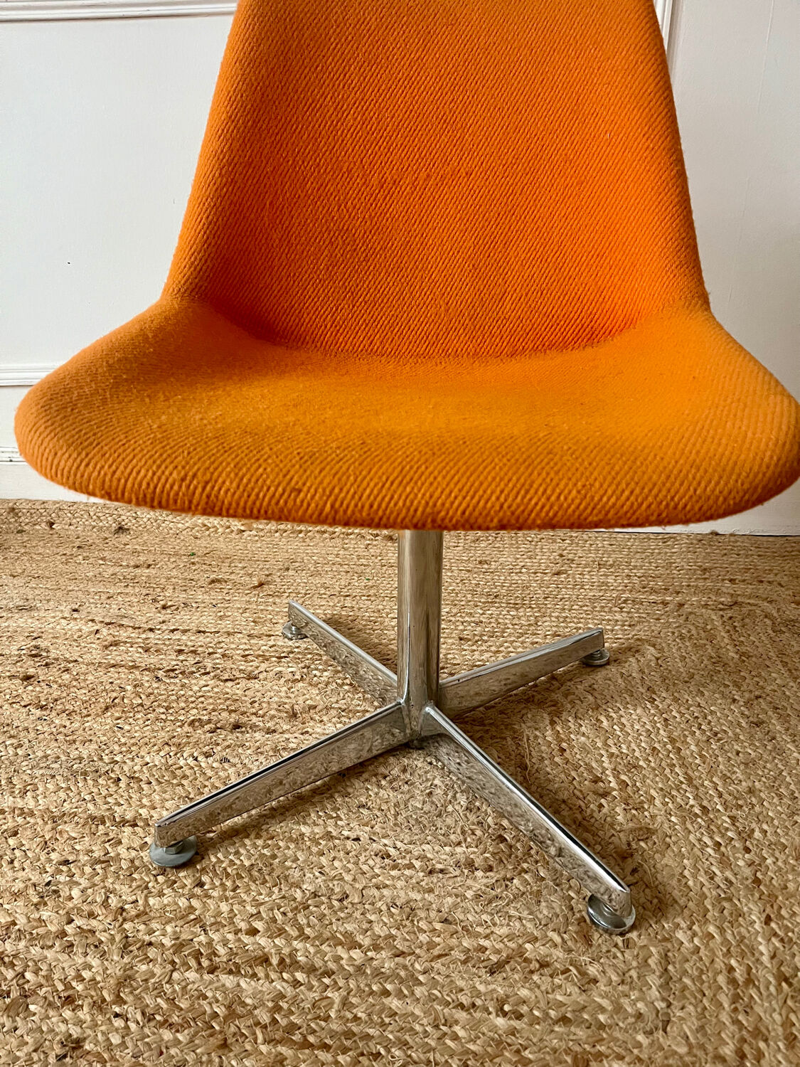 Robin Day swivel chair, 1970s
