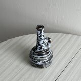 Vase en poterie ancienne