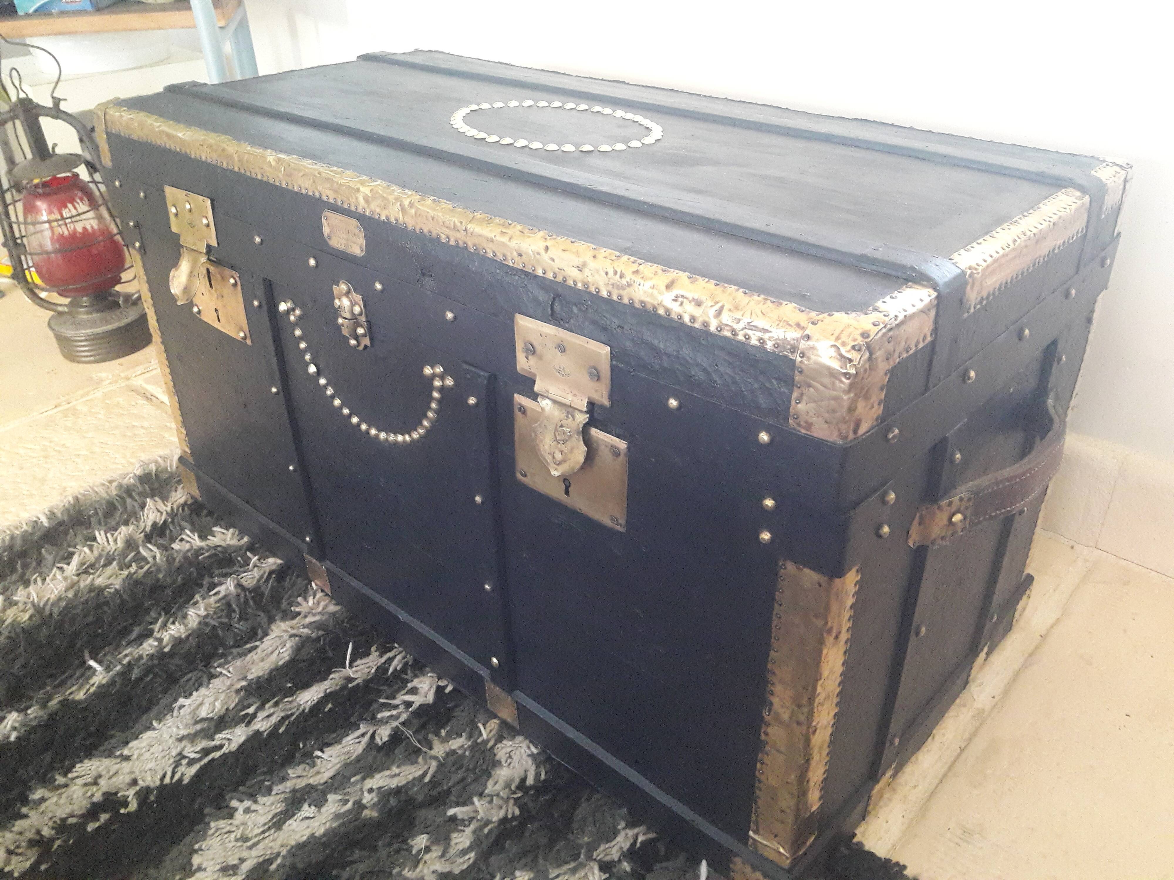 old trunk Lavolaille