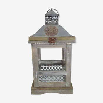 Ancient garden lantern