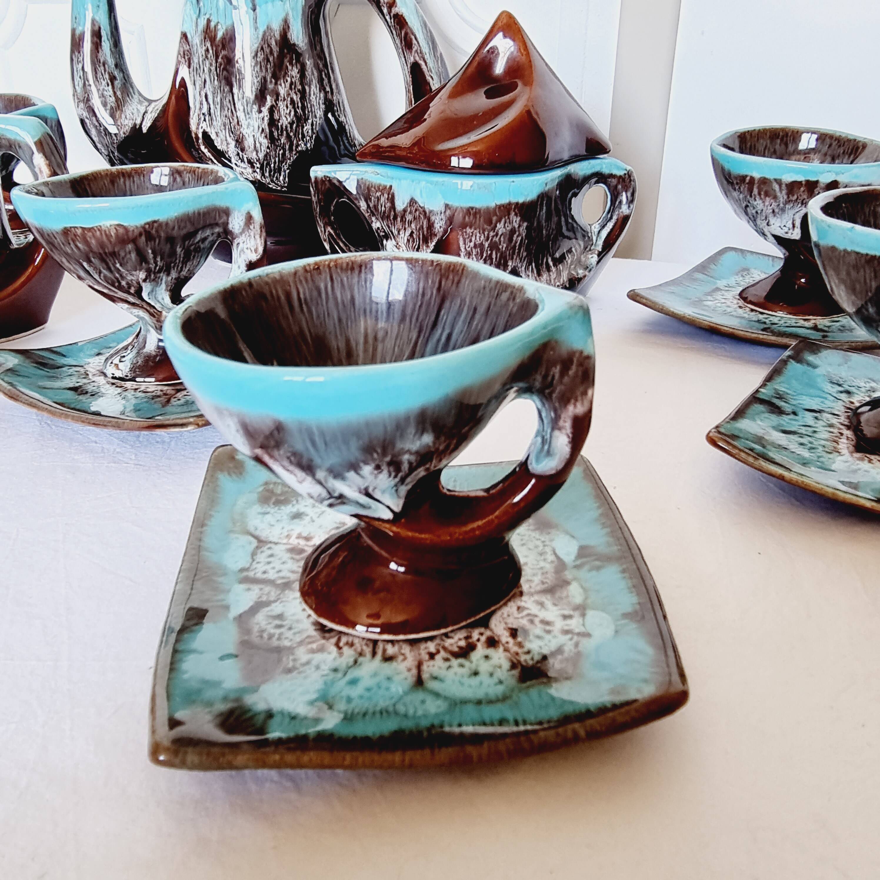 Impressionnant service à café français en céramique de Vallauris, design de style milieu du siècle