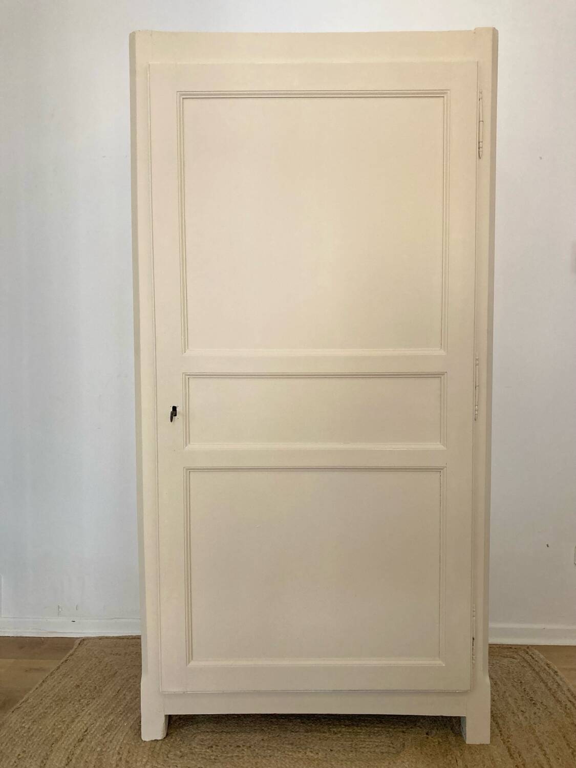 Parisian Bonnetiere wardrobe