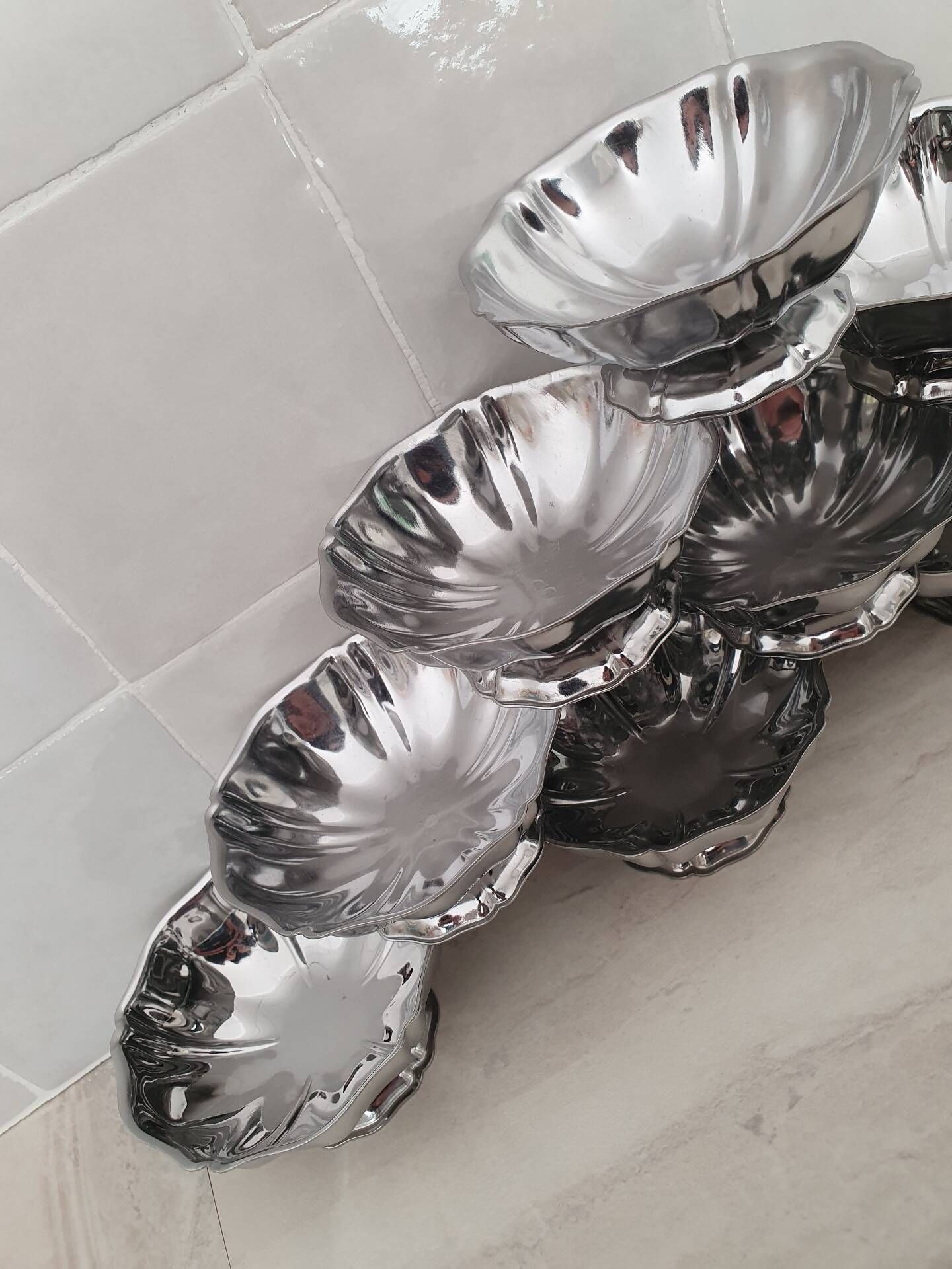 10 stainless steel dessert / ice cream bowls in Guy Degrenne style, flower shape.