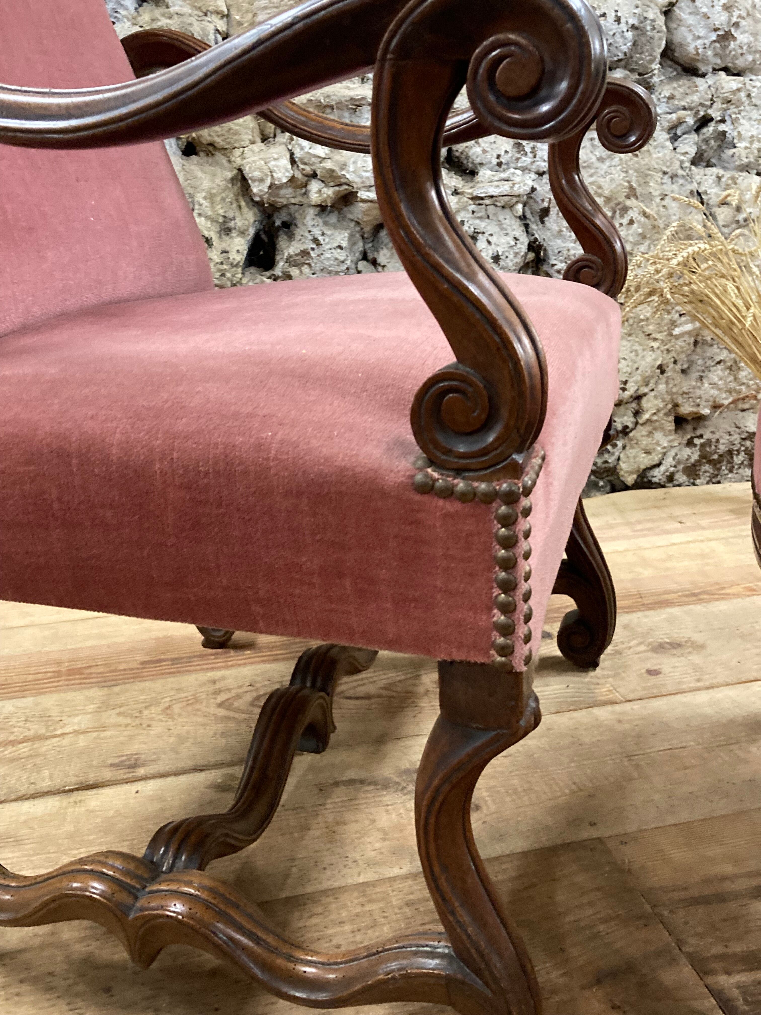 Armchair Voltaire or shepherdess and foot rest in pink velvet Louis XVI