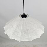 Lampe à suspension Cocoon en forme d'OVNI