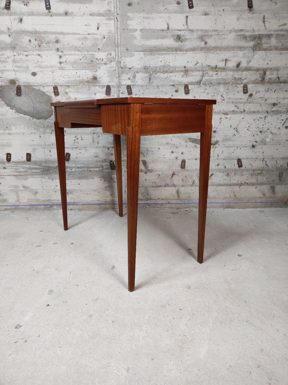 Wooden dressing table