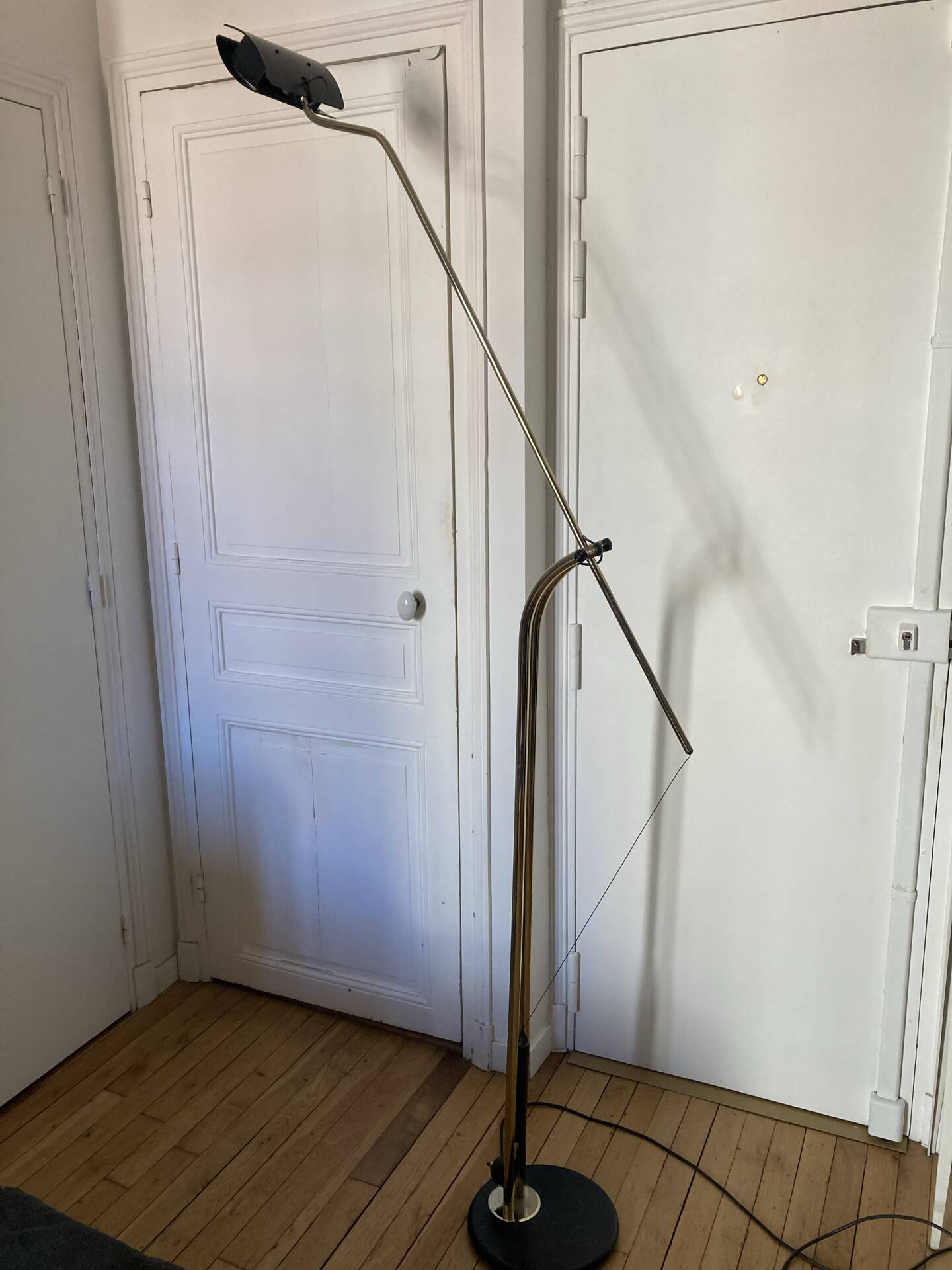 Lampadaire à contrepoids