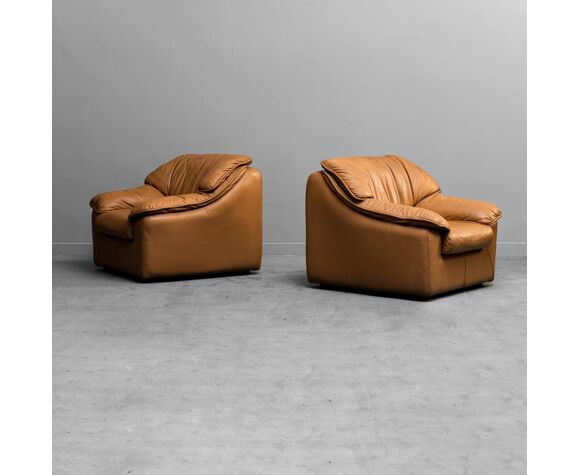 Paire de fauteuils marron cuir 70s vintage moderne