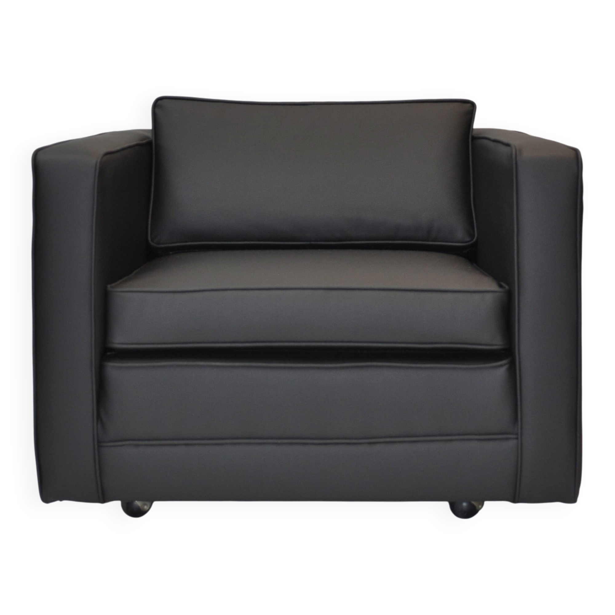 Pair of early Artifort F905 armchairs – restored and reupholstered – 1964